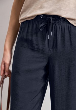 Street One, HIGH WAIST WIDE LEG HOSE IM LOOSE FIT - Pantalon classique - deep blue