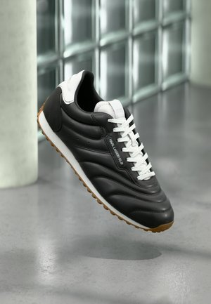 ASTRA VOLLEY - Baskets basses - black