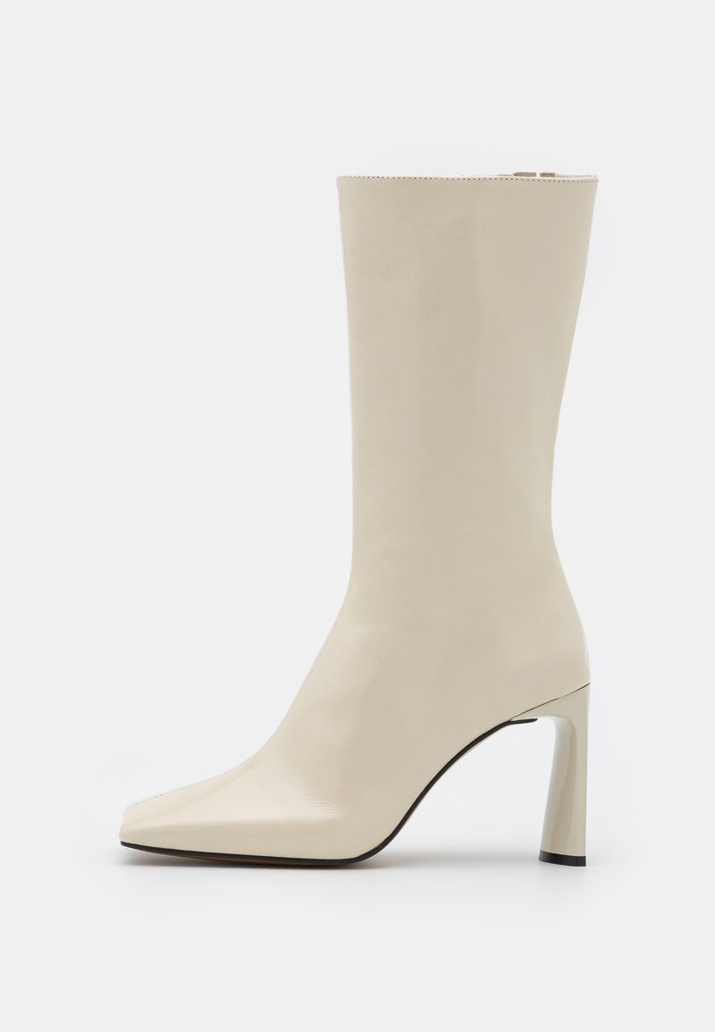 Chio Laarzen met hoge hak crème Chio Laarzen met hoge hak crème