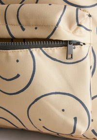 Next HANDLE REGULAR FIT - Cartable d'école - smile print