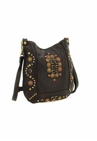 Bruine leren schoudertas met decoratieve metalen studs en cirkelvormige accenten in goud, rood en blauw, met een zachte, gestructureerde afwerking.