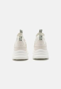 Steve Madden MAVERICKS - Sneakers basse - white