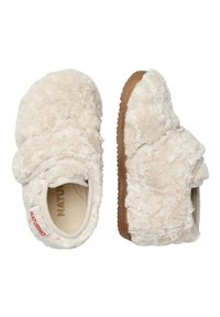 Béžové, chlupaté pantofle se suchým zipem. Vyznačují se měkkým, strukturovaným povrchem a gumovou podrážkou pro lepší úchop. Na boku se nachází logo značky.