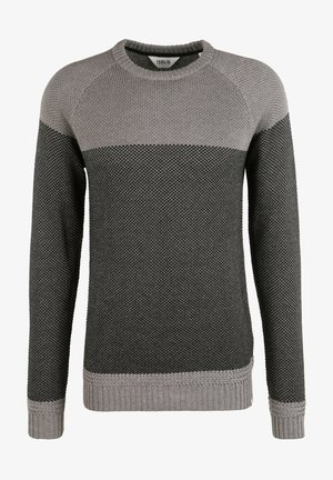 Mørk grå genser med en lys grå stripe over brystet. Teksturert strikket stoff, rund halslinning og ribbestrikkede mansjetter og kant.