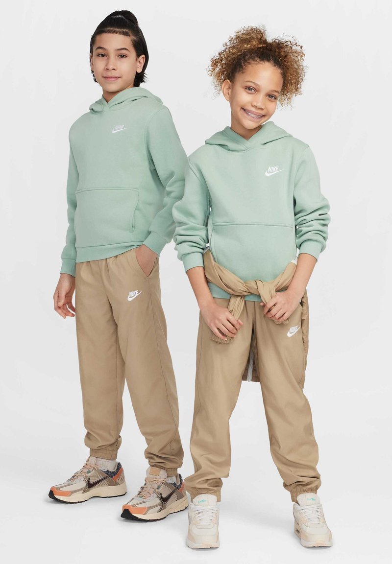 Nike Sportswear - SPORTSWEAR CLUB FLEECE - Bluză de molton - steam white, Extindeți