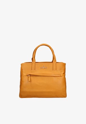 Borsa in pelle color cuoio con due manici e tasca frontale con cerniera su sfondo bianco.