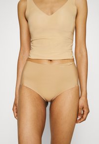 Sloggi FEEL MAXI EX - Trusser - cognac
