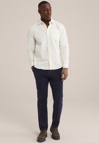 WE Fashion The baby cord - Marškiniai - white