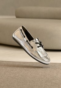 Επιλέχθηκε, silver-coloured