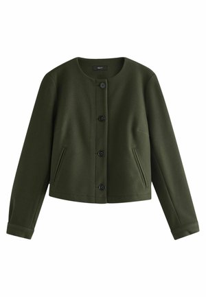 Olivgrüne, kürzere Jacke aus einem weichen Stoff, mit rundem Ausschnitt, vorderem Knopfverschluss und zwei seitlichen Taschen.
