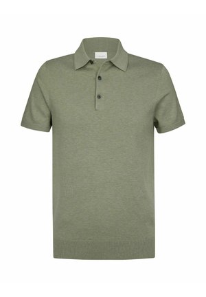 Polo verde oliva realizzata in tessuto morbido, con scollo a collo, patta con tre bottoni e maniche corte con polsini a coste.