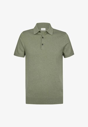 Olivgrünes Poloshirt aus weichem Stoff, mit einem Kragen, einer Knopfleiste mit drei Knöpfen und kurzen Ärmeln mit gerippten Bündchen.