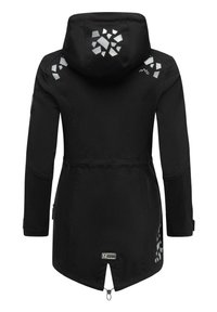 Veste d'extérieur noire avec capuche, présentant des accents réfléchissants géométriques sur les épaules et le dos, détail de ventilation zippée à l'ourlet.