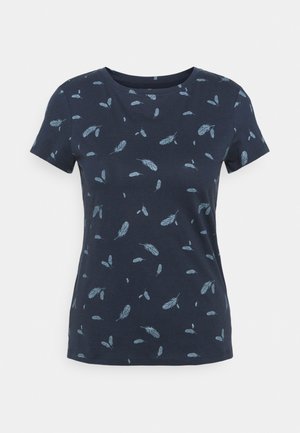 Marineblaues T-Shirt mit kurzen Ärmeln und hellblauen Feder-Mustern, die über den Stoff verstreut sind.