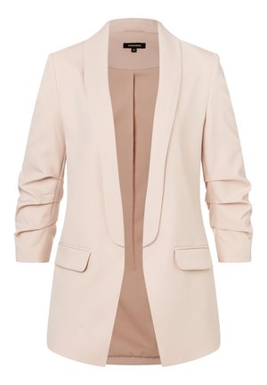 Blazer rose clair avec col châle, deux poches avant et manches retroussées. Tissu lisse avec une coupe ajustée et un design ouvert.