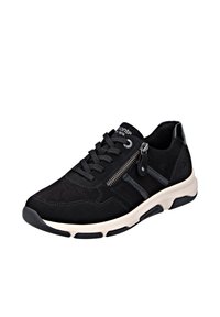 Schwarze Wildleder-Sneaker mit Schnürverschluss, seitlichem Reißverschluss, kontrastierender beiger Sohle, gepolstertem Kragen und Logopunkten auf der Zunge und der Seite.