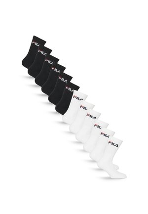 Set aus zehn FILA-Crew-Socken, fünf schwarze und fünf weiße, jeweils mit dem FILA-Logo nahe dem oberen Bündchen, diagonal auf weißem Hintergrund angeordnet.
