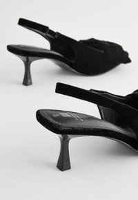 Next FOREVER COMFORT BOW REGULAR FIT - Klasiski papēži - black velvet