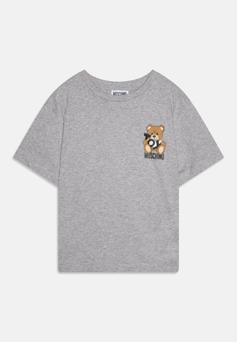 Camiseta gris de algodón con cuello redondo, mangas cortas y un gráfico de un oso sosteniendo una cámara en el lado izquierdo del pecho.
