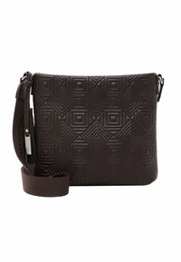 Borsa a tracolla imbottita marrone con motivo geometrico a diamante, tracolla regolabile e dettagli in metallo argentato. Presenta una texture in pelle liscia.