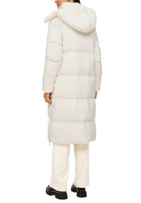 s.Oliver BLACK LABEL MIT STEPPUNG - Sulemantel - natur