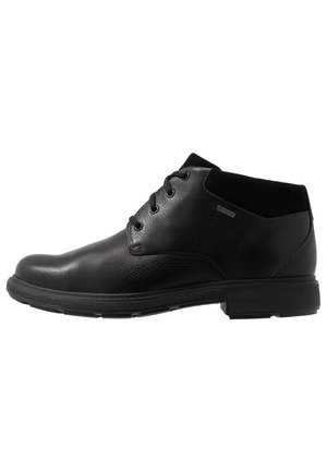 Clarks UN TREAD UPGTX - Schnürstiefelette - black