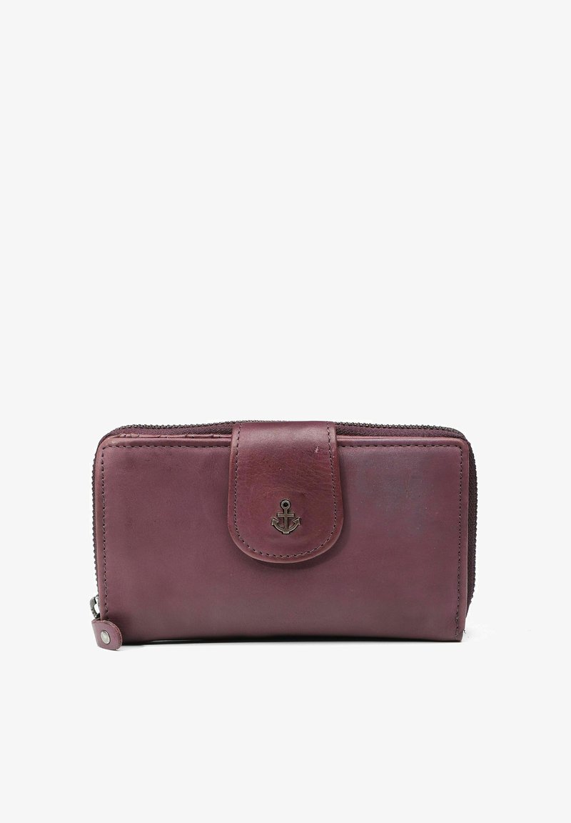 Cartera de cuero morado con cierre de cremallera y emblema de ancla en el frente. Cuenta con una solapa con botón a presión y detalles cosidos.