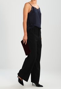 VILA Top - dark blue