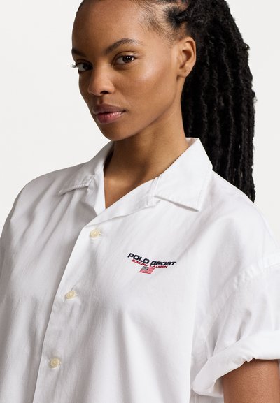 Polo Ralph Lauren BIG FIT POLO SPORT CHINO CAMP SHIRT - Pogājama blūze - white
