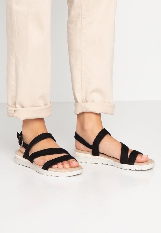 Wedge sandals - black