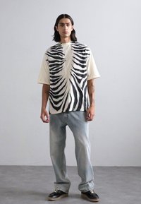 Roberto Cavalli PAINTED ZEBRA COOL FIT - Print T-shirt - ivory