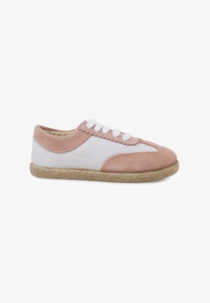 Rosa und weiße Leinensneaker mit Wildledereinsatz, abgerundeter Zehenkappe, Schnürdesign und Jutesohle. Verfügt über dekorative Nähte am Rand.
