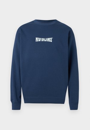 Bluza bleumarin cu gât rotund, mâneci lungi și logo alb "New Balance" centrat pe piept.