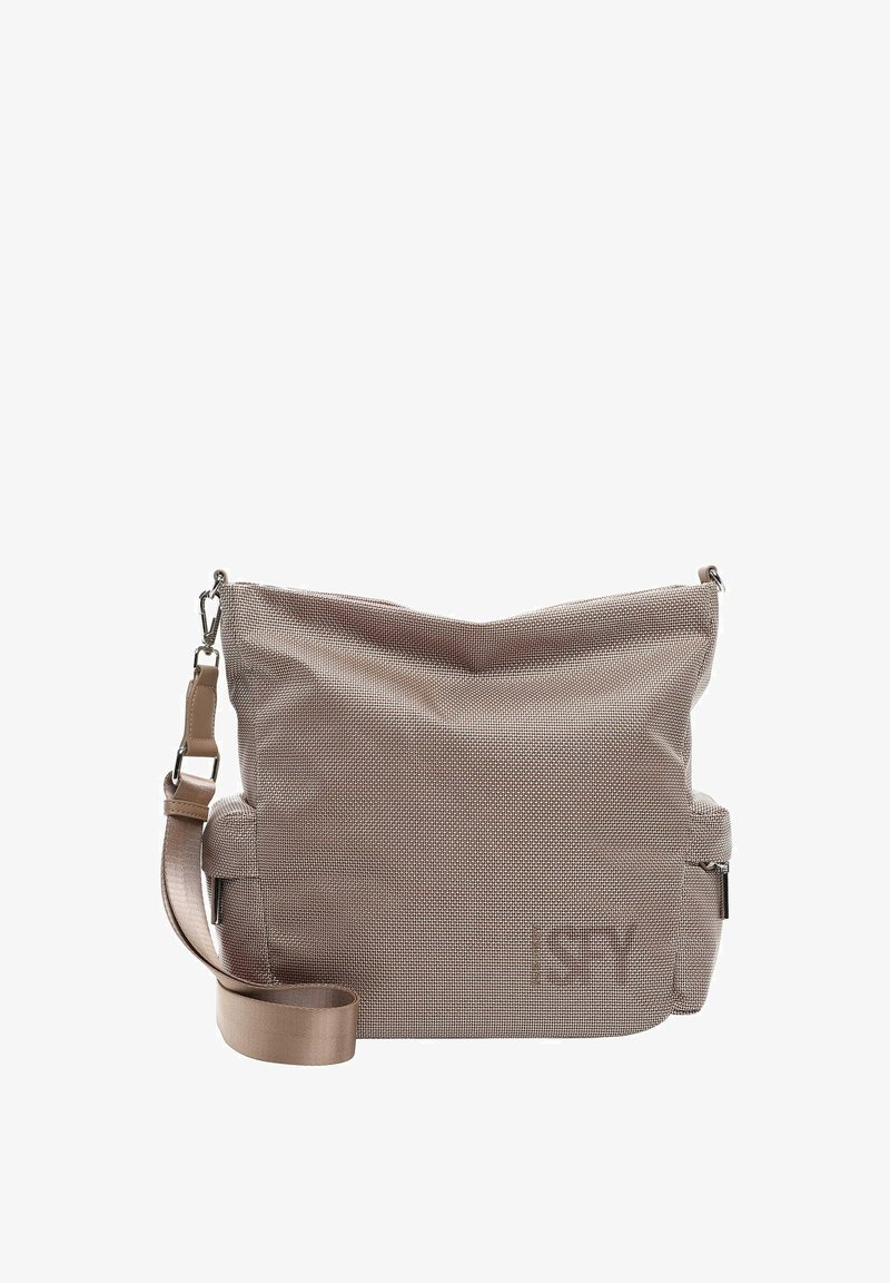 Borsa a tracolla beige testurizzata con tracolla regolabile, chiusura con zip e discreto dettaglio del logo. Presenta una forma morbida e floscia e hardware liscio.
