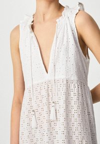 Pepe Jeans Maxiklänning - white