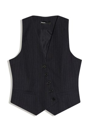 Črna brezrokavnik z ozkimi črtami, z petimi gumbi spredaj in dvema horizontalnima žepoma, prilagojen za formalno nošnjo.