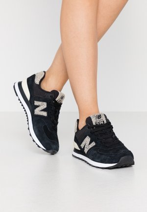 Sneakers - black
