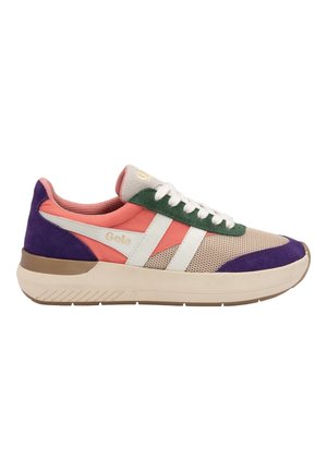 Multicolore sneaker met mesh en suède materialen. Kleuren zijn onder andere roze, groen, paars en crème. Witte strepen accentueren het ontwerp.