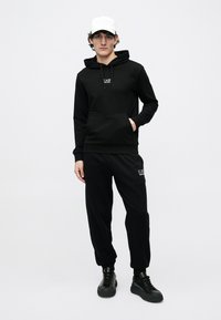 EA7 Emporio Armani TRAIN CORE - Φούτερ - black/white