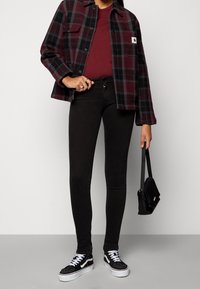 Pepe Jeans Vaqueros pitillo - black denim