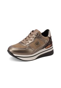 Sneaker atletico in bronzo con una finitura liscia, linguetta imbottita e lacci. Presenta una suola intermedia bianca a contrasto e un accento decorativo sul tallone.