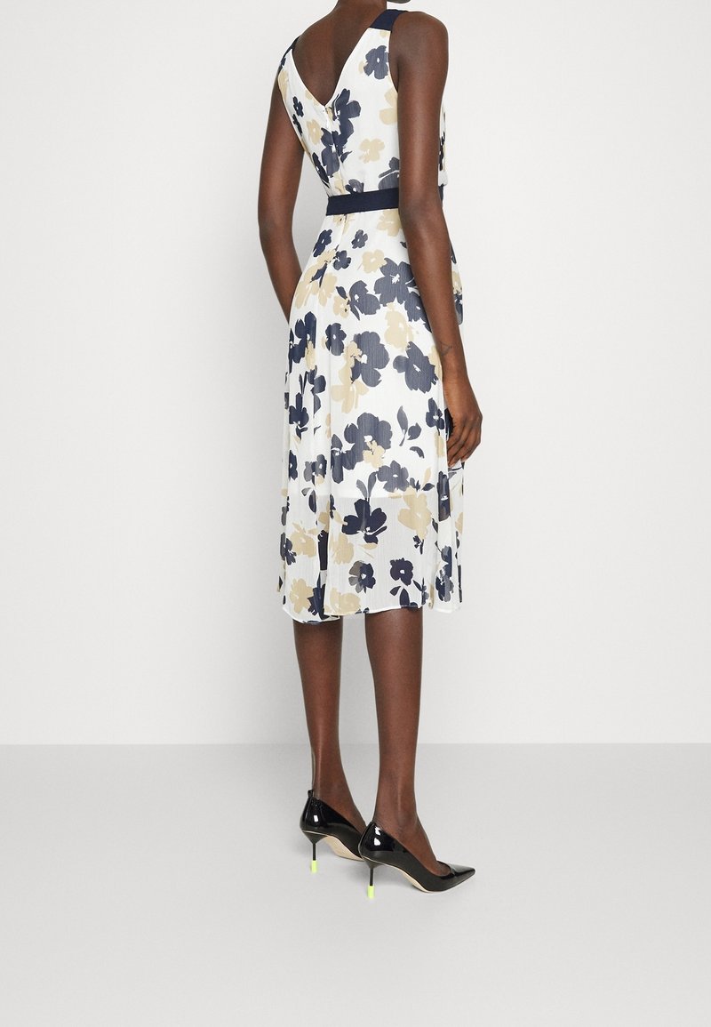 DKNY Cocktail dress / Party dress - off-white - (Pre-owned) - Zalando.ie