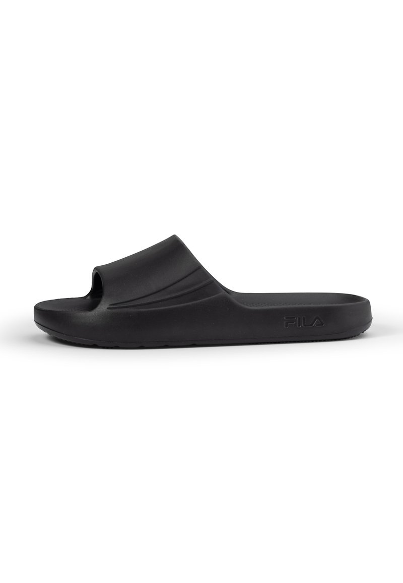 Infradito neri in gomma con design aperto sulla punta, caratterizzati da una soletta sagomata e dettagli testurizzati sottili. Logo Fila sul lato.