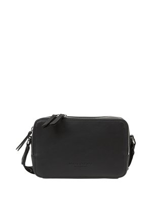 Borsa a tracolla nera in pelle con una texture liscia, chiusura con zip, doppio cursore della zip e logo Marc O'Polo impresso sul fronte.