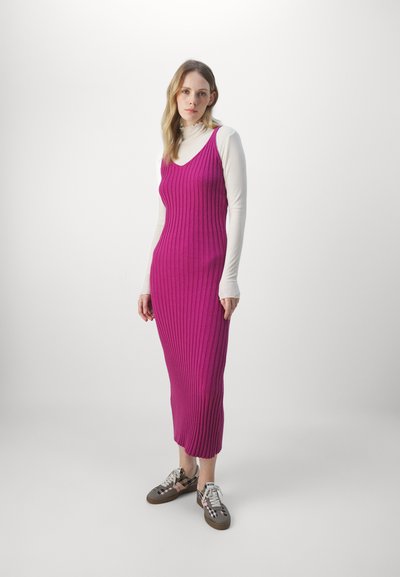 STUDIO ID DRESS - Φόρεμα-πουλόβερ - berry