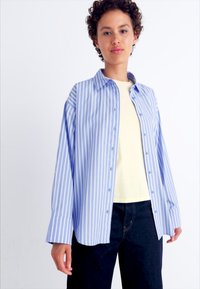 Gina Tricot Blusa com botões - navy blazer