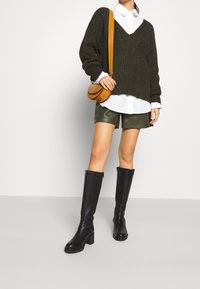 YAS Strickpullover - olive
