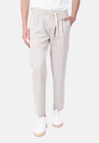 Non selezionato, beige