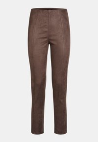Pantalon en suédine marron avec une texture lisse, coupe droite et coutures verticales. Il arbore une taille standard et une longueur jusqu'à la cheville.
