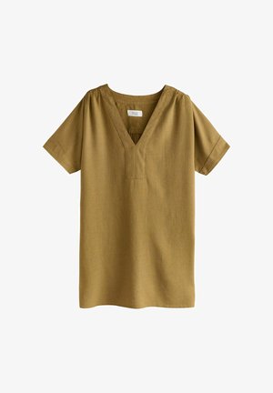 Lühikeste varrukatega topp sinepikollases, millel on sügav V-kaelus, vabalt langev lõige ja pehme, tekstuuriga kangas. Kerge ja mugav disain.